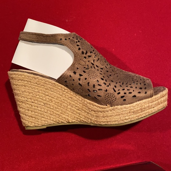 Espadrille Wedge Sandals - Picture 3 of 3